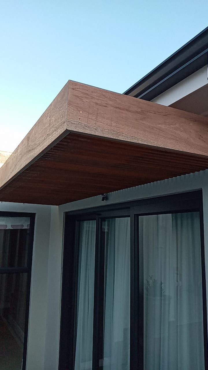 Floating patio roof overhang