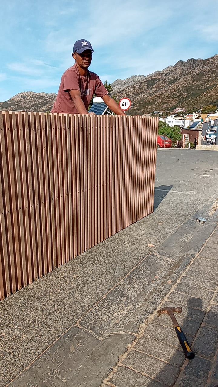Wooden privacy screen